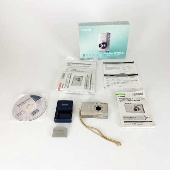 Canon PowerShot SD790 Digital ELPH 10MP Camera with Box and Battery